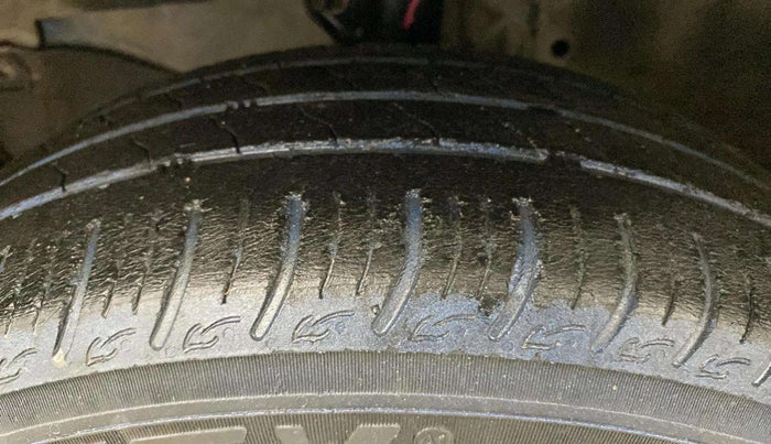 2012 Honda Brio V MT, Petrol, Manual, 71,964 km, Left Front Tyre Tread
