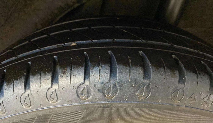 2012 Honda Brio V MT, Petrol, Manual, 71,964 km, Left Rear Tyre Tread