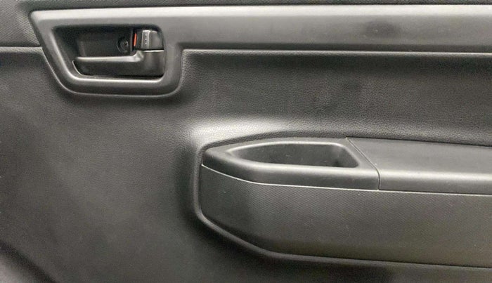 2020 Maruti S PRESSO VXI PLUS AMT, Petrol, Automatic, 27,292 km, Driver Side Door Panels Control