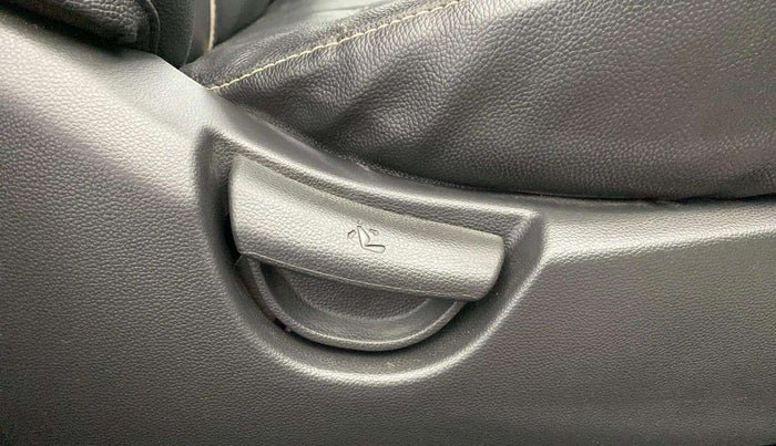 2018 Hyundai Grand i10 MAGNA 1.2 KAPPA VTVT, Petrol, Manual, 33,044 km, Driver Side Adjustment Panel