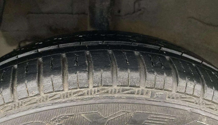 2018 Hyundai Grand i10 MAGNA 1.2 KAPPA VTVT, Petrol, Manual, 33,044 km, Right Rear Tyre Tread