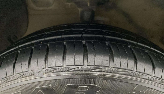 2018 Hyundai Grand i10 MAGNA 1.2 KAPPA VTVT, Petrol, Manual, 33,044 km, Left Front Tyre Tread