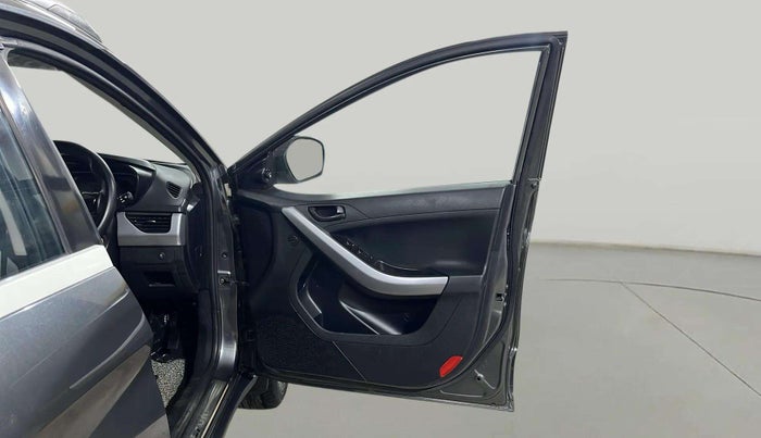 2020 Tata NEXON XMA SUNROOF PETROL, Petrol, Automatic, 29,090 km, RHS Front Door