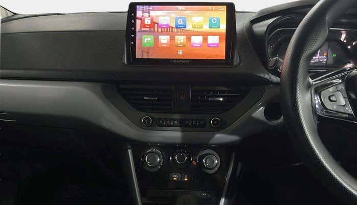 2020 Tata NEXON XMA SUNROOF PETROL, Petrol, Automatic, 29,090 km, Air Conditioner