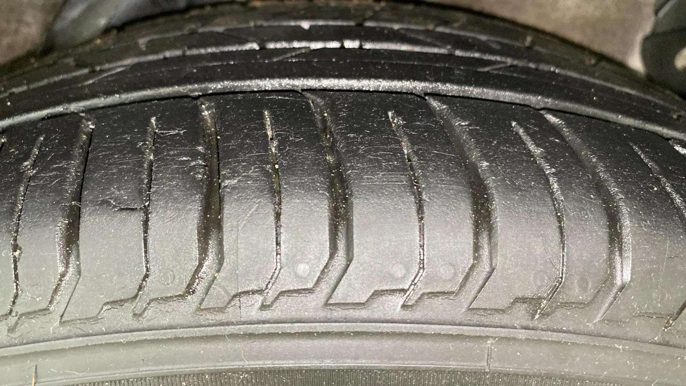 2015 Hyundai Verna FLUIDIC 4S 1.6 VTVT S(O), Petrol, Manual, 54,054 km, Left Rear Tyre Tread
