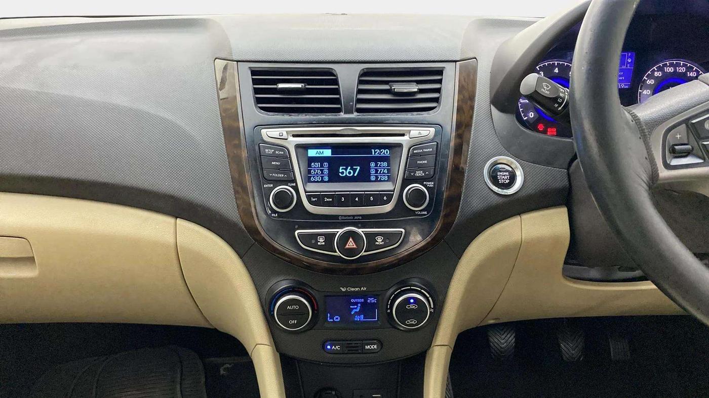 2015 Hyundai Verna FLUIDIC 4S 1.6 VTVT S(O), Petrol, Manual, 54,054 km, Air Conditioner