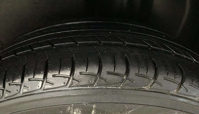 2022 Volkswagen Polo TRENDLINE 1.0L, Petrol, Manual, 8,539 km, Left Rear Tyre Tread