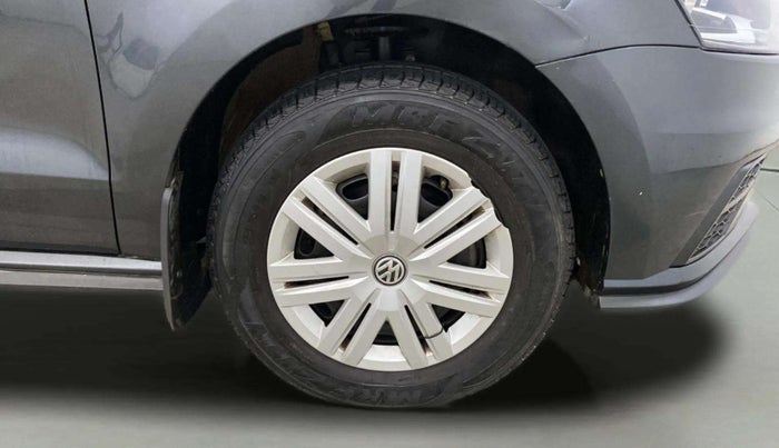 2022 Volkswagen Polo TRENDLINE 1.0L, Petrol, Manual, 8,539 km, Right Front Wheel