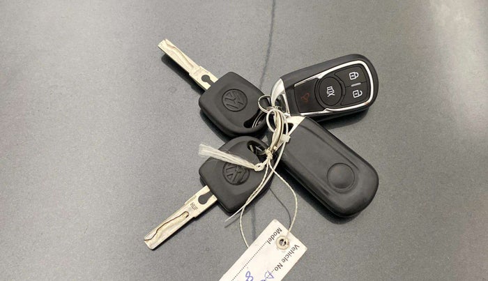2022 Volkswagen Polo TRENDLINE 1.0L, Petrol, Manual, 8,539 km, Key Close Up