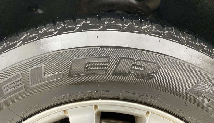 2019 Mahindra XUV500 W9, Diesel, Manual, 88,963 km, Left Front Tyre Tread