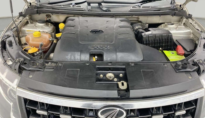 2019 Mahindra XUV500 W9, Diesel, Manual, 88,963 km, Engine View