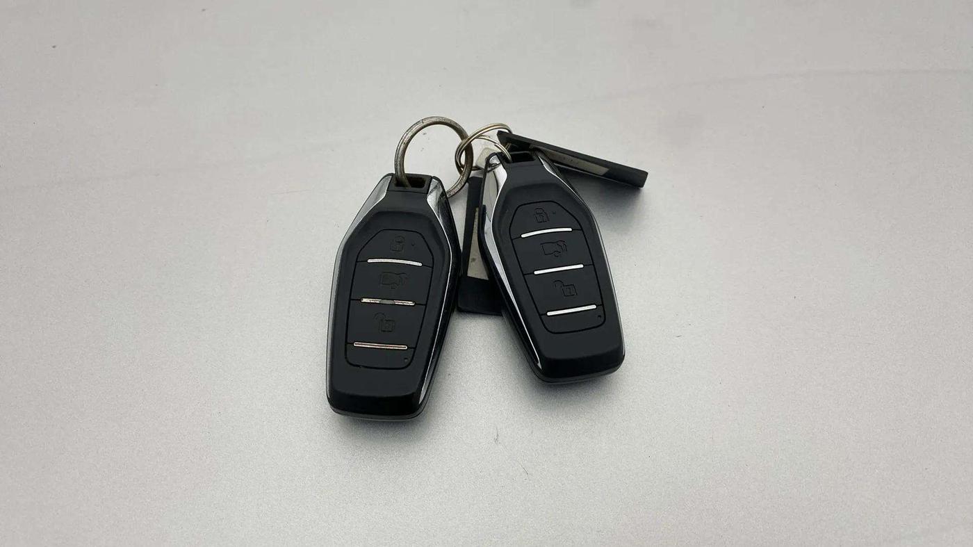 2019 Mahindra XUV500 W9, Diesel, Manual, 88,963 km, Key Close Up