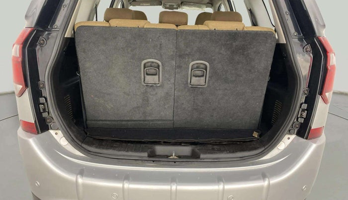 2019 Mahindra XUV500 W9, Diesel, Manual, 88,963 km, Boot Open Zoomed View