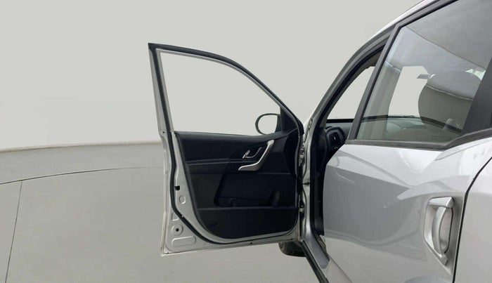 2019 Mahindra XUV500 W9, Diesel, Manual, 88,963 km, LHS Front Door