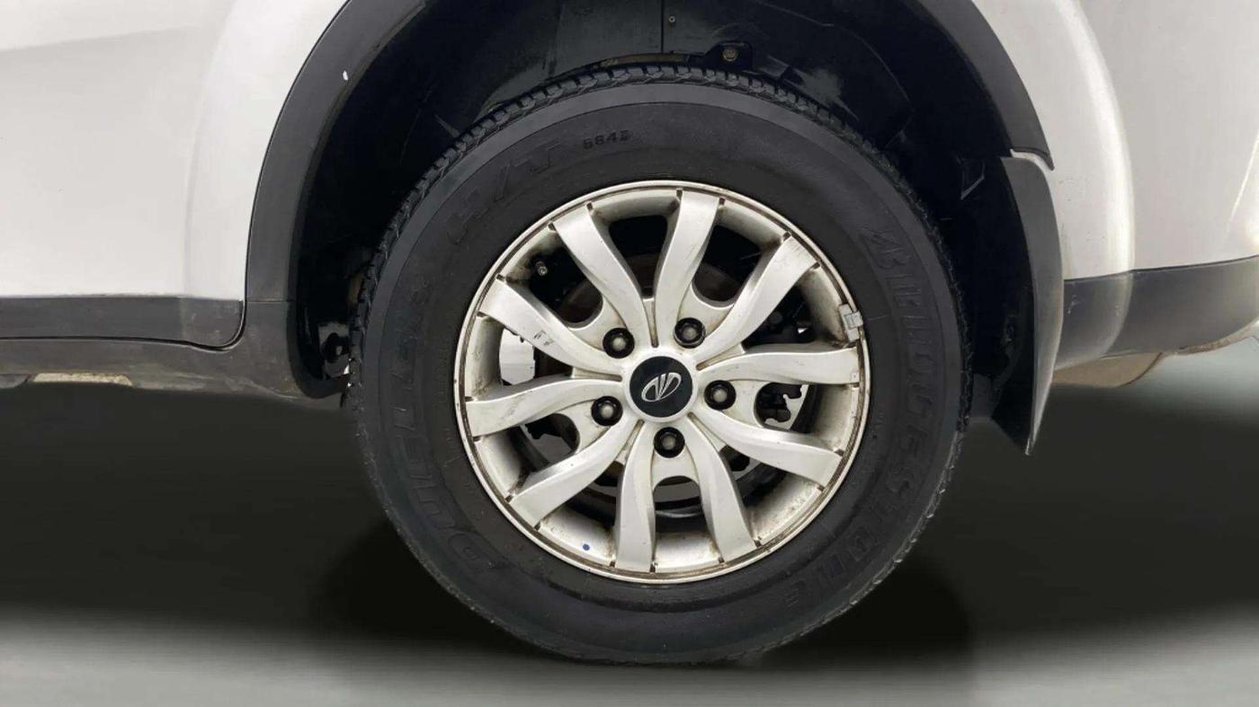 2019 Mahindra XUV500 W9, Diesel, Manual, 88,963 km, Left Rear Wheel