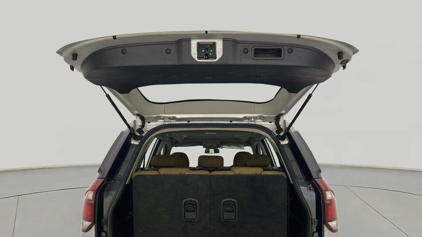 2019 Mahindra XUV500 W9, Diesel, Manual, 88,963 km, Boot Door Open