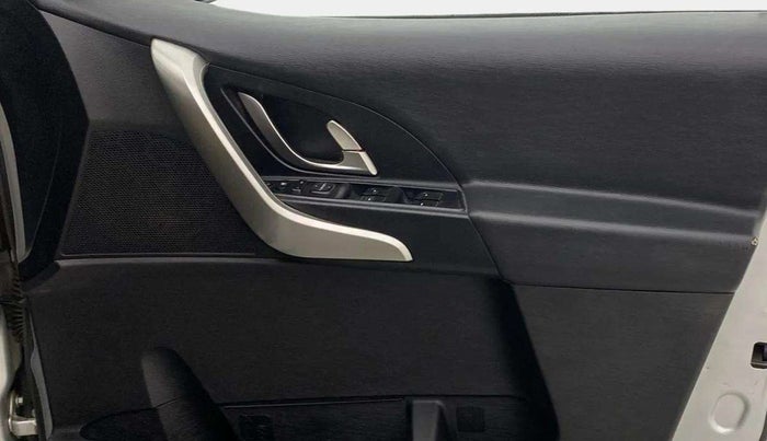 2019 Mahindra XUV500 W9, Diesel, Manual, 88,963 km, Driver Side Door Panels Control