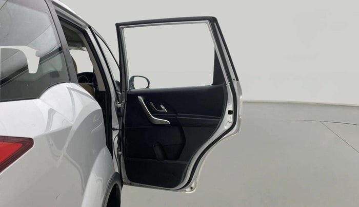 2019 Mahindra XUV500 W9, Diesel, Manual, 88,963 km, RHS Rear Door