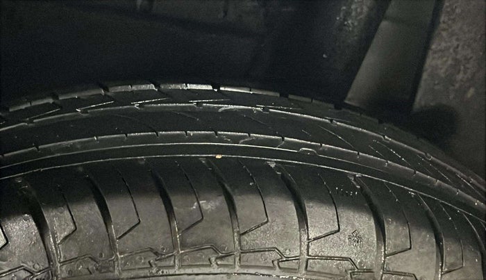 2023 Maruti Dzire VXI, Petrol, Manual, 8,877 km, Left Rear Tyre Tread