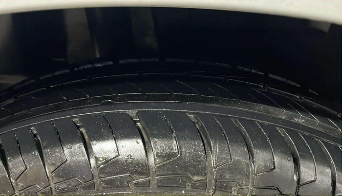 2023 Maruti Dzire VXI, Petrol, Manual, 8,877 km, Right Rear Tyre Tread