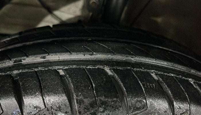 2023 Maruti Dzire VXI, Petrol, Manual, 8,877 km, Left Front Tyre Tread