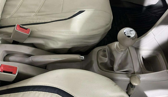 2015 Maruti Swift Dzire VXI, Petrol, Manual, 45,718 km, Gear Lever