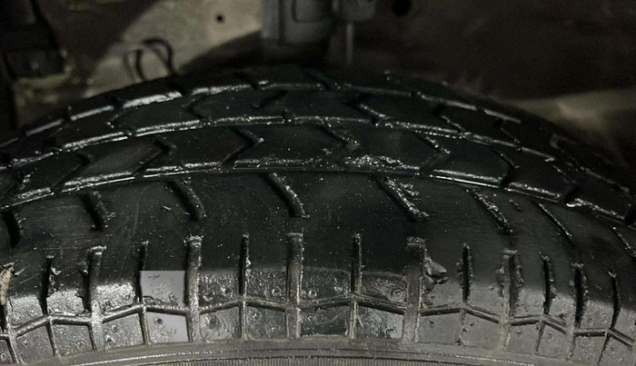 2015 Maruti Swift Dzire VXI, Petrol, Manual, 45,718 km, Left Front Tyre Tread