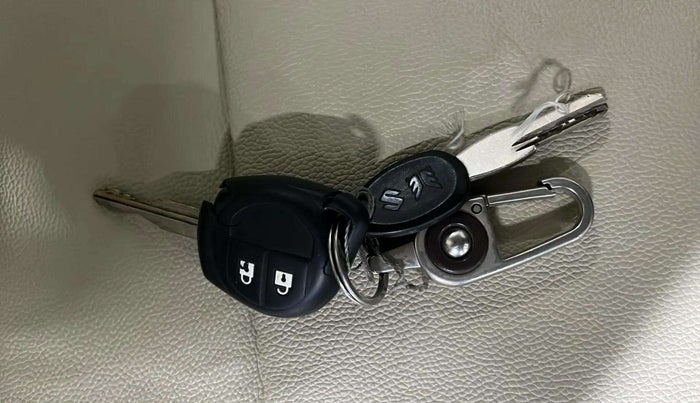 2015 Maruti Swift Dzire VXI, Petrol, Manual, 45,718 km, Key Close Up