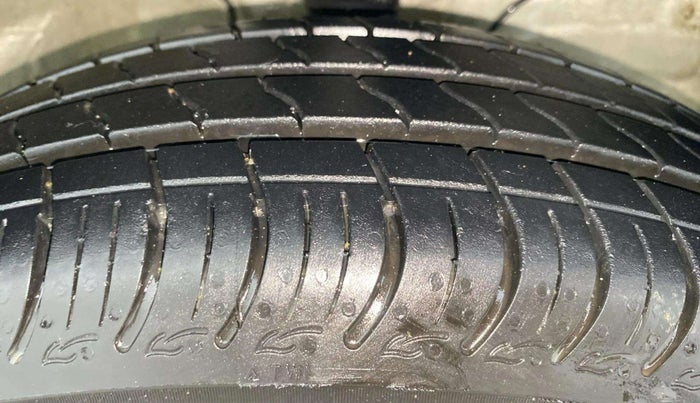2023 Maruti S PRESSO VXI PLUS (O) AMT, Petrol, Automatic, 1,342 km, Right Front Tyre Tread