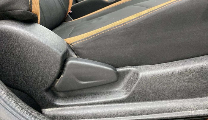 2018 Renault Kwid CLIMBER 1.0 AMT, Petrol, Automatic, 20,871 km, Driver Side Adjustment Panel