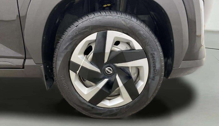 2024 Nissan MAGNITE Acenta B4D 1.0 Petrol AMT, Petrol, Automatic, 10,281 km, Right Front Wheel