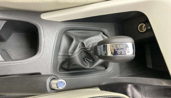 2024 Nissan MAGNITE Acenta B4D 1.0 Petrol AMT, Petrol, Automatic, 10,281 km, Gear Lever
