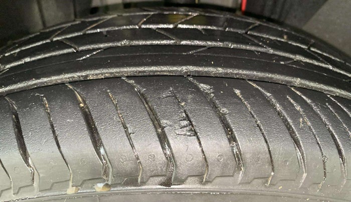 2024 Nissan MAGNITE Acenta B4D 1.0 Petrol AMT, Petrol, Automatic, 10,281 km, Left Front Tyre Tread