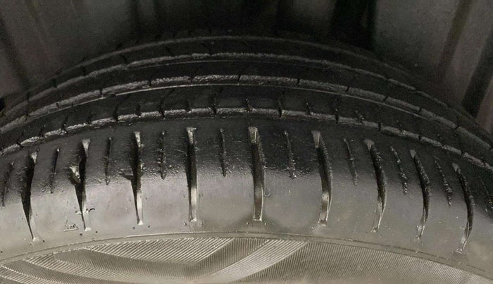 2023 Toyota Glanza G AMT, Petrol, Automatic, 25,499 km, Left Rear Tyre Tread