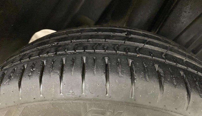 2023 Toyota Glanza G AMT, Petrol, Automatic, 25,499 km, Right Rear Tyre Tread