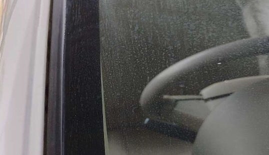 2012 Maruti Ertiga VXI, Petrol, Manual, 52,904 km, Right A pillar - Paint is slightly faded