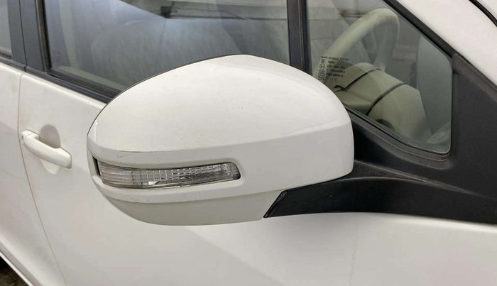 2012 Maruti Ertiga VXI, Petrol, Manual, 52,904 km, Right rear-view mirror - Indicator light not working