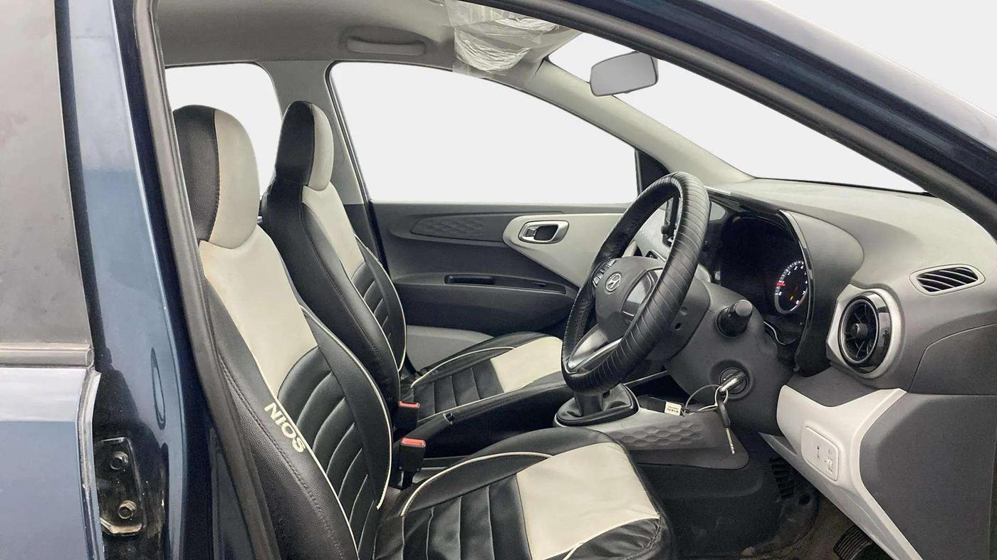 2020 Hyundai GRAND I10 NIOS SPORTZ 1.2 KAPPA VTVT CNG, CNG, Manual, 81,375 km, Right Side Front Door Cabin