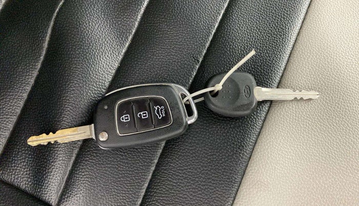 2020 Hyundai GRAND I10 NIOS SPORTZ 1.2 KAPPA VTVT CNG, CNG, Manual, 81,335 km, Key Close Up