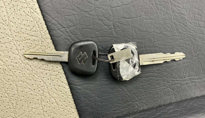 2020 Maruti Eeco 5 STR WITH A/C+HTR, Petrol, Manual, 29,252 km, Key Close Up