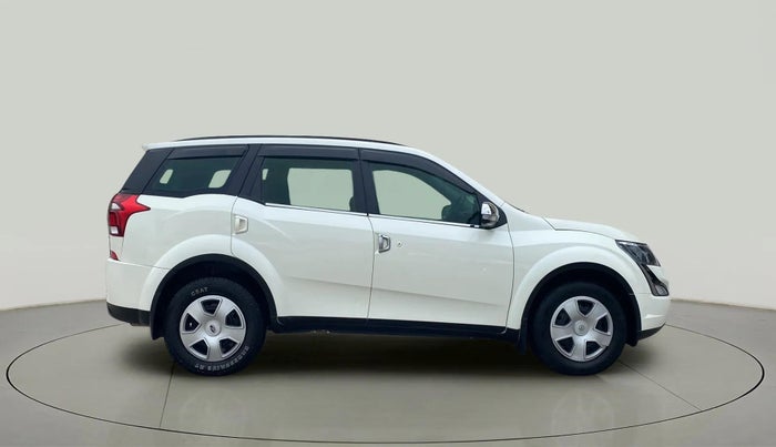 2020 Mahindra XUV500 W7, Diesel, Manual, 68,589 km, Right Side View
