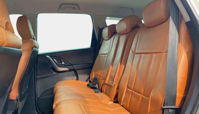 2020 Mahindra XUV500 W7, Diesel, Manual, 68,589 km, Right Side Rear Door Cabin