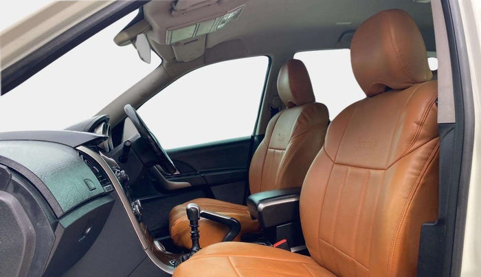2020 Mahindra XUV500 W7, Diesel, Manual, 68,589 km, Right Side Front Door Cabin