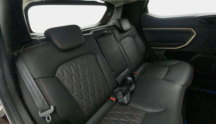 2022 Renault Kiger RXT (O) TURBO MT, Petrol, Manual, 15,544 km, Right Side Rear Door Cabin