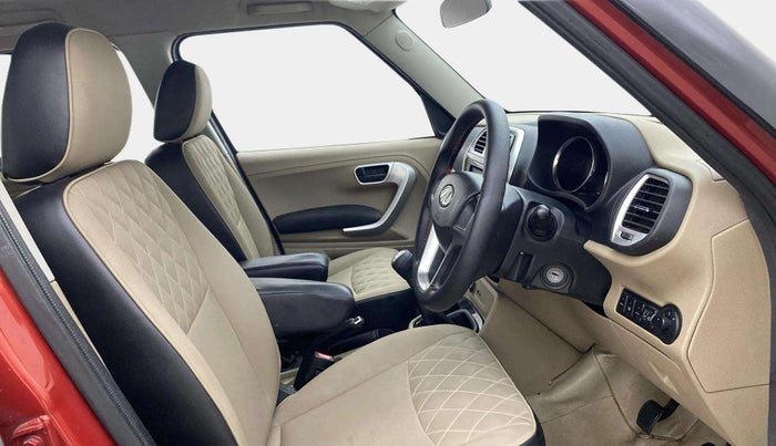 2018 Mahindra TUV300 T10 DUAL TONE, Diesel, Manual, 1,27,079 km, Right Side Front Door Cabin
