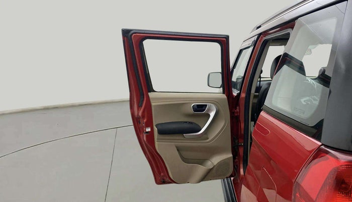 2018 Mahindra TUV300 T10 DUAL TONE, Diesel, Manual, 1,27,079 km, LHS Rear Door