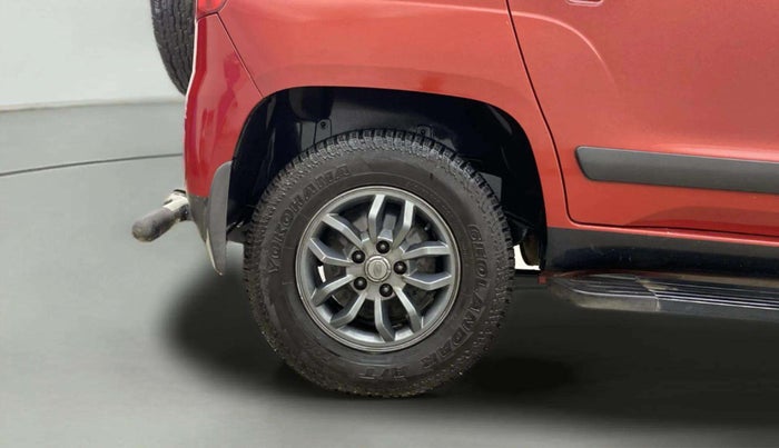 2018 Mahindra TUV300 T10 DUAL TONE, Diesel, Manual, 1,27,079 km, Right Rear Wheel