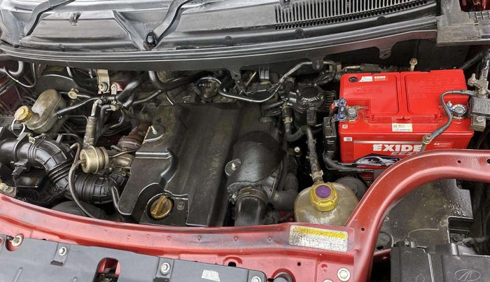2018 Mahindra TUV300 T10 DUAL TONE, Diesel, Manual, 1,27,079 km, Engine View - Left