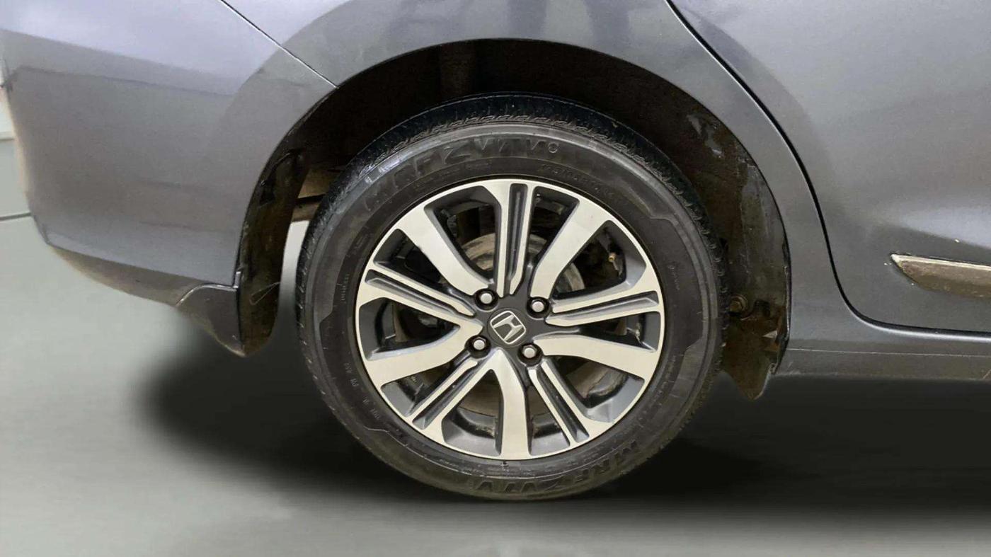 2024 Honda Amaze 1.2L I-VTEC VX CVT, Petrol, Automatic, 26,420 km, Right Rear Wheel
