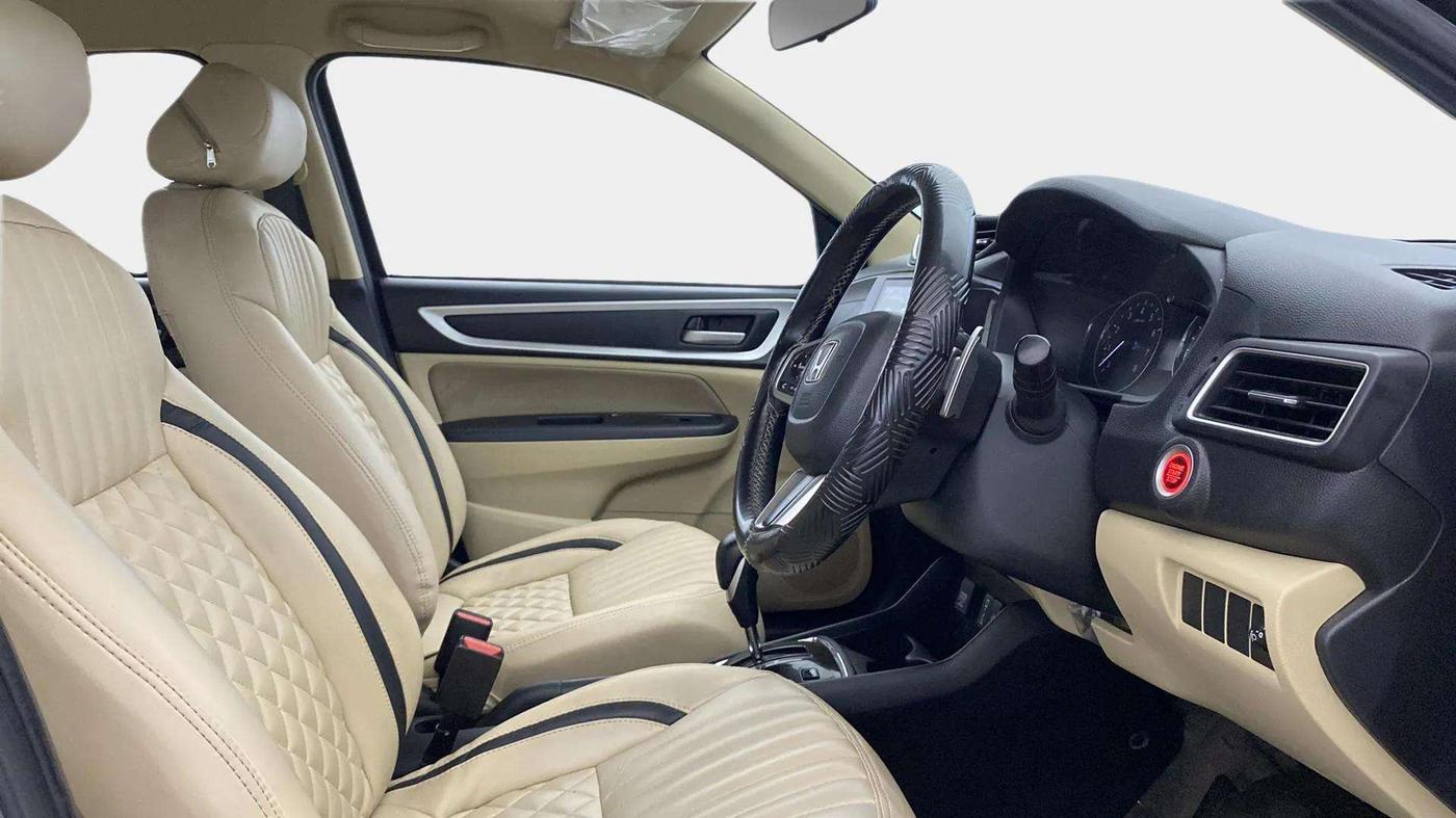 2024 Honda Amaze 1.2L I-VTEC VX CVT, Petrol, Automatic, 26,420 km, Right Side Front Door Cabin